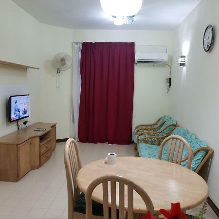 Home Stay Bayu Emas Appartment, Batu Feringgi Buitenkant foto