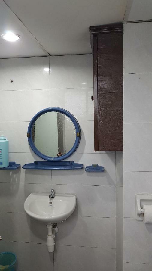 Home Stay Bayu Emas Appartment, Batu Feringgi Buitenkant foto