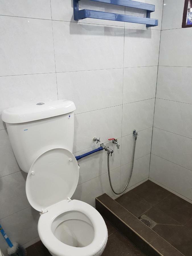 Home Stay Bayu Emas Appartment, Batu Feringgi Buitenkant foto