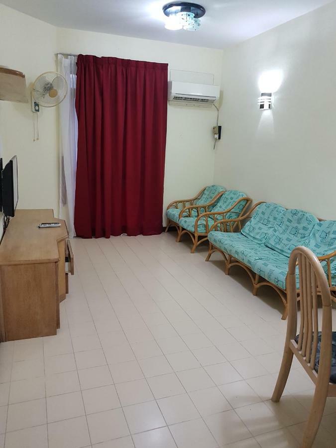Home Stay Bayu Emas Appartment, Batu Feringgi Buitenkant foto