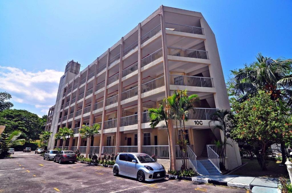 Home Stay Bayu Emas Appartment, Batu Feringgi Buitenkant foto